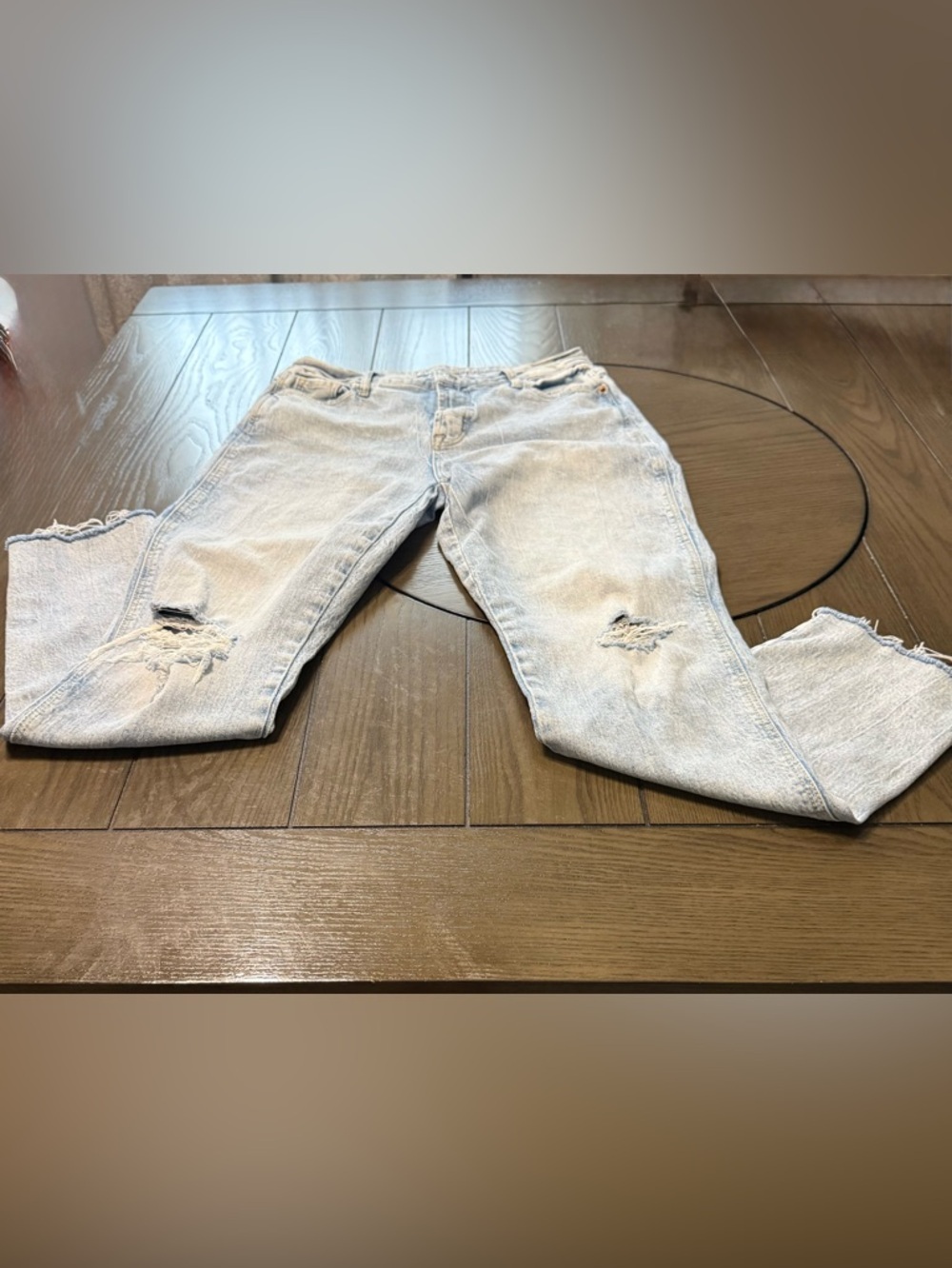 Old Navy Distressed Light Vintage Slim Jeans (winter 2025) Size 6. Like new!